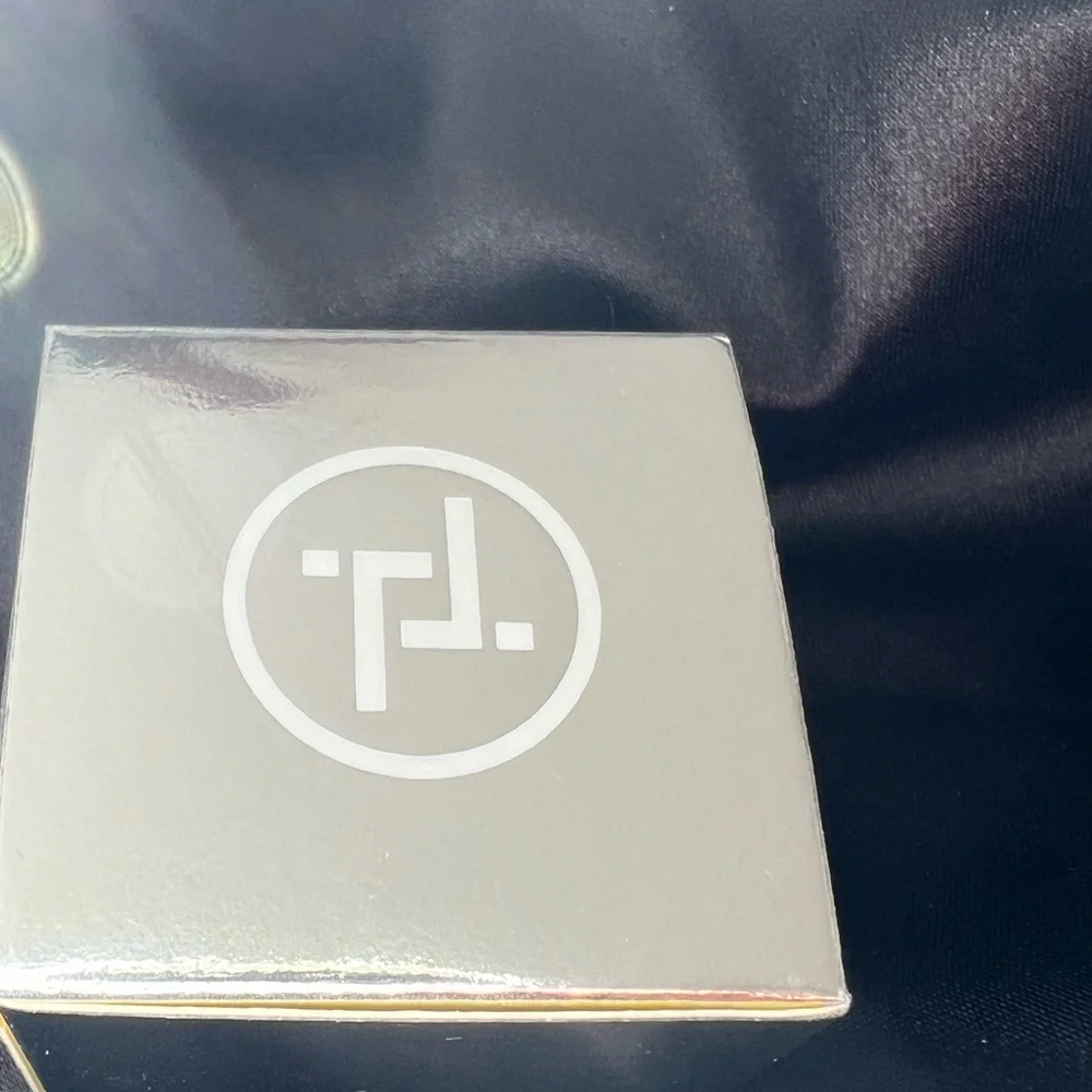 TRINITY LIP GLOW